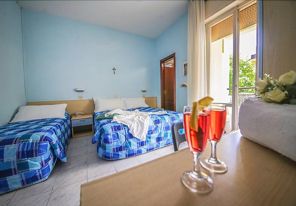 Hotel Santa Martina Villamarina Buitenkant foto