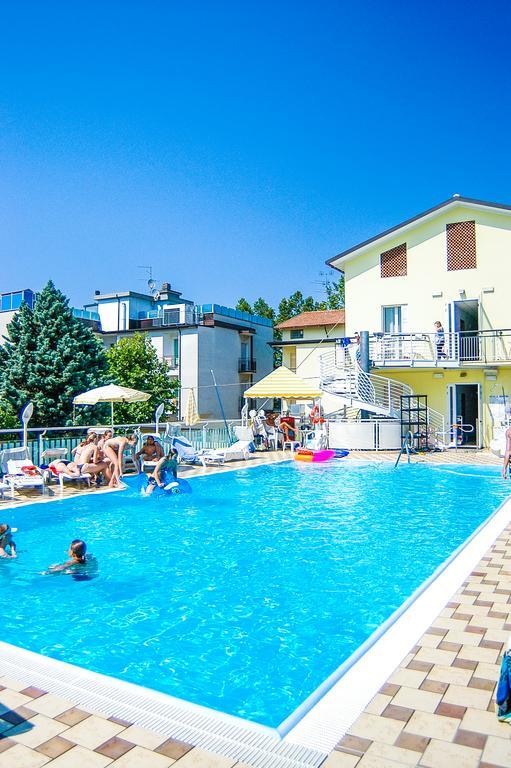 Hotel Santa Martina Villamarina Buitenkant foto