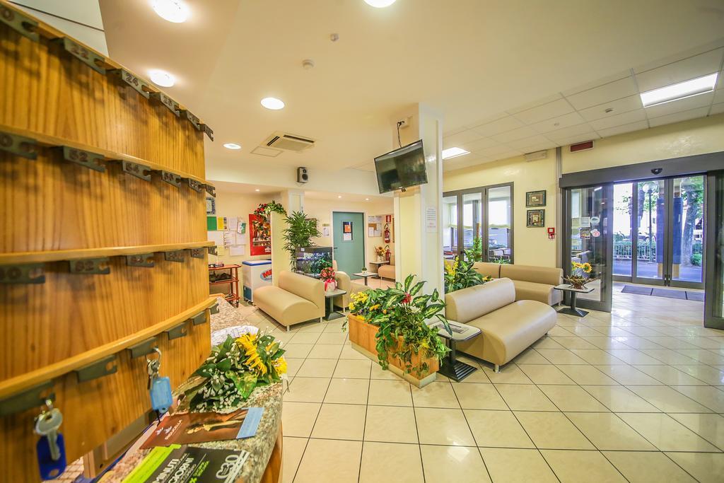 Hotel Santa Martina Villamarina Buitenkant foto