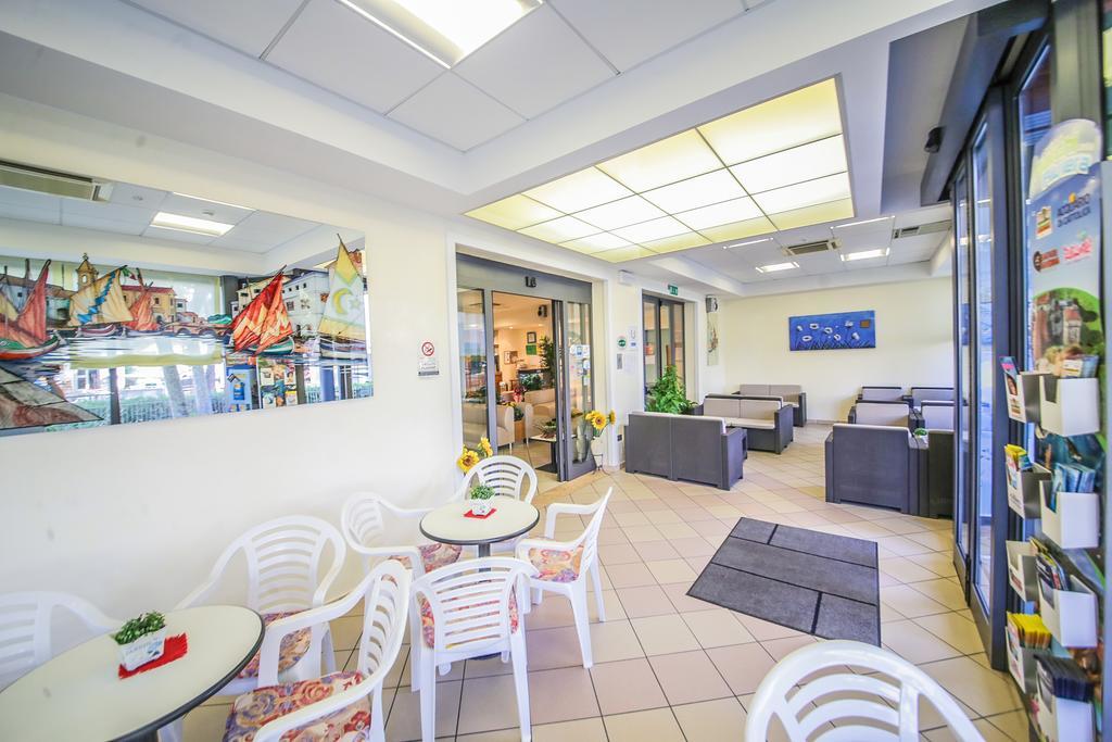 Hotel Santa Martina Villamarina Buitenkant foto