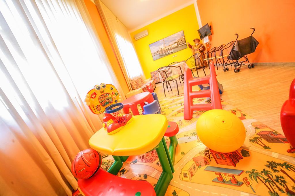 Hotel Santa Martina Villamarina Buitenkant foto