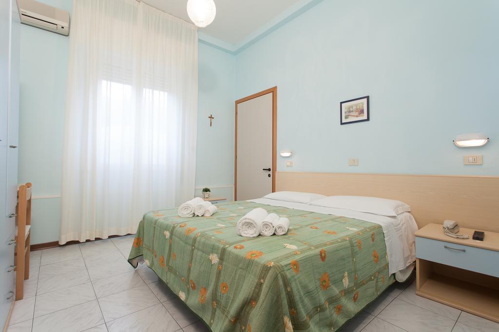 Hotel Santa Martina Villamarina Buitenkant foto