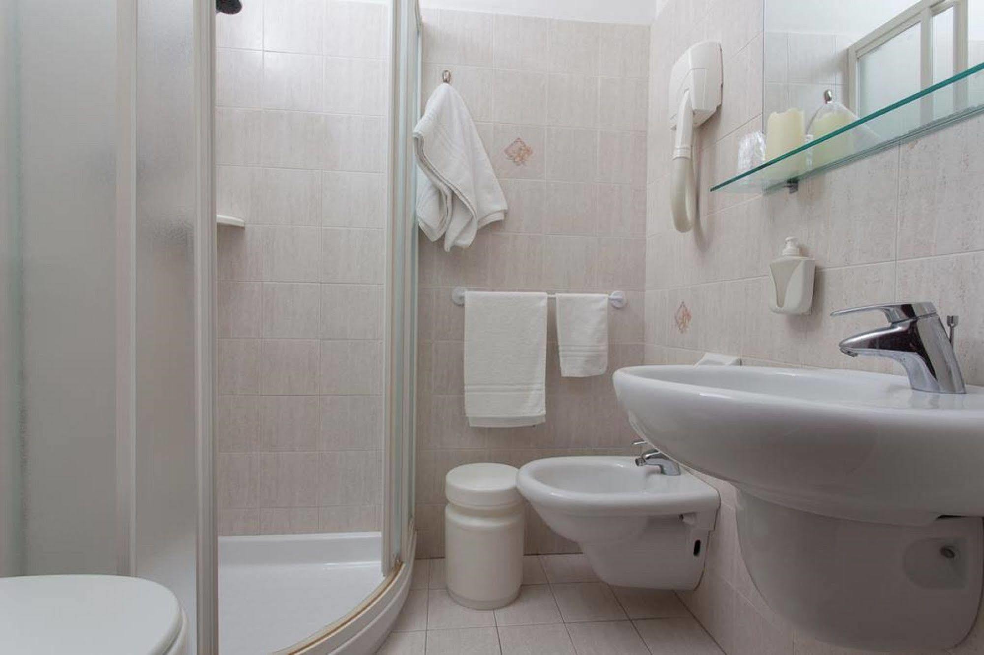 Hotel Santa Martina Villamarina Buitenkant foto