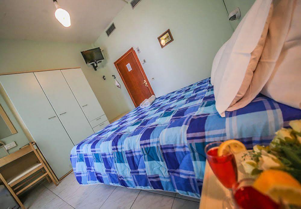Hotel Santa Martina Villamarina Buitenkant foto